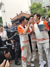 Anh Trai Tràn Đầy Sức Sống Anh Trai Tràn Đầy Sức Sống